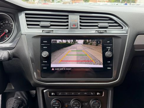 Used 2018 Volkswagen Tiguan SE AWD/4WD image 20