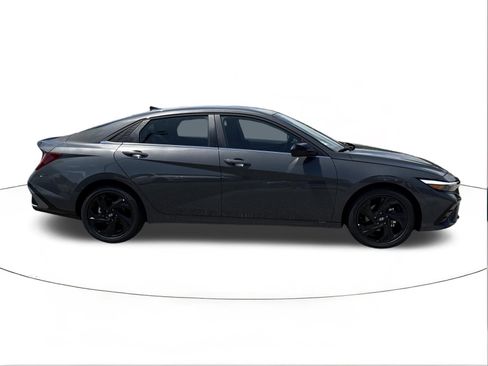 New 2026 Hyundai Elantra SEL Sport Premium FWD image 2