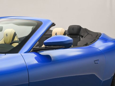 Used 2025 Ferrari Roma Spider image 11