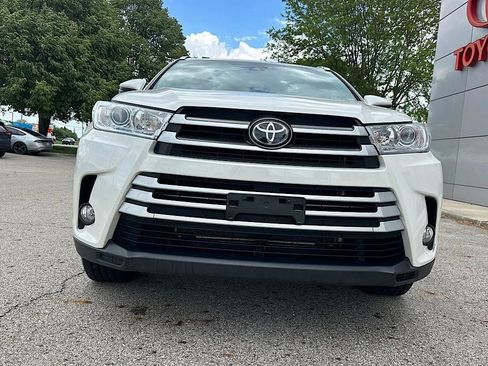 Certified 2019 Toyota Highlander XLE AWD/4WD image 9