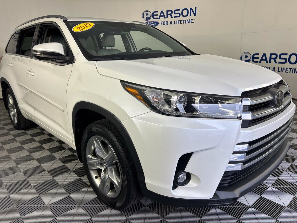 Used 2019 Toyota Highlander Limited AWD/4WD image 3