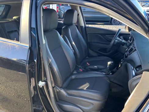 Used 2022 Buick Encore Preferred w/ Safety Package image 9