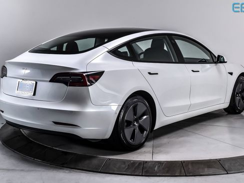 Used 2021 Tesla Model 3 Standard Range Plus image 6