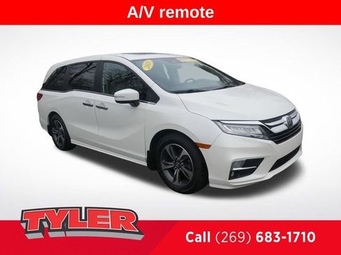 Used 2018 Honda Odyssey Touring image 1