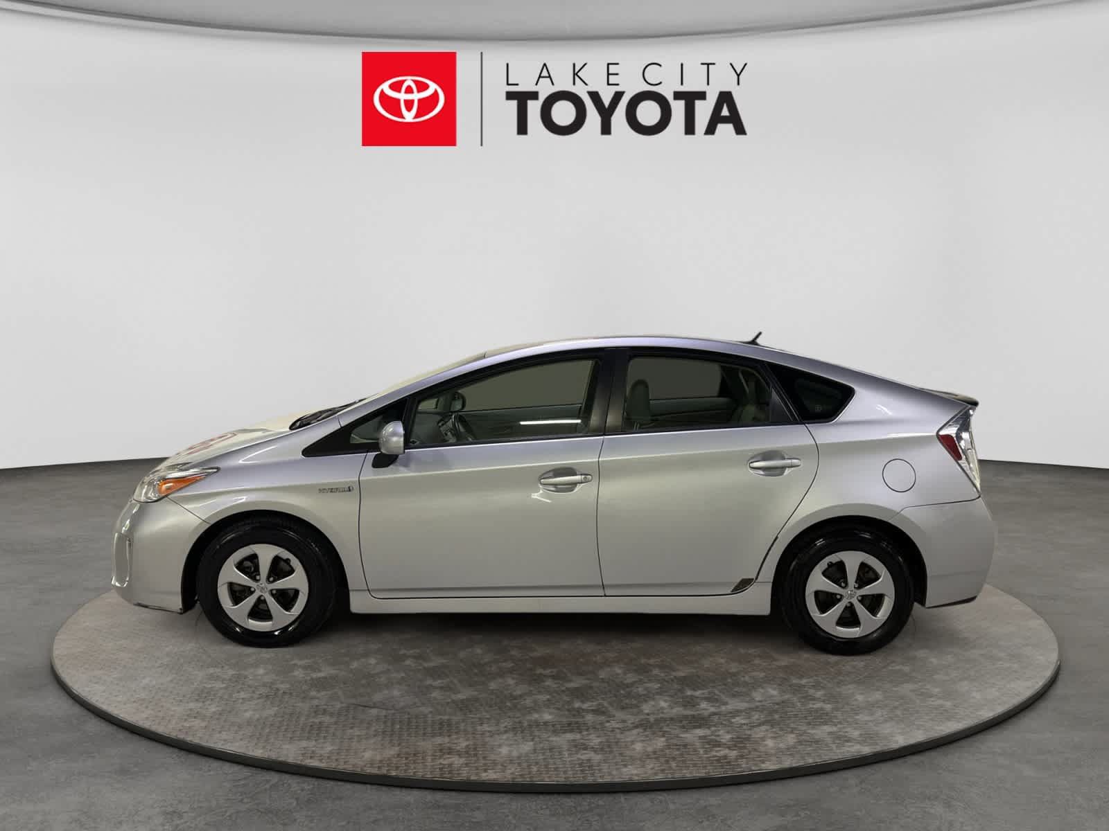 Used 2013 Toyota Prius Four FWD image 3