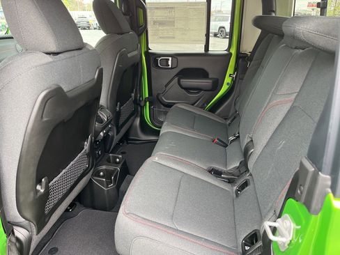 New 2025 Jeep Gladiator Rubicon w/ Convenience Group image 17