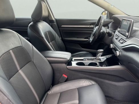 Used 2024 Nissan Altima 2.5 SR image 19