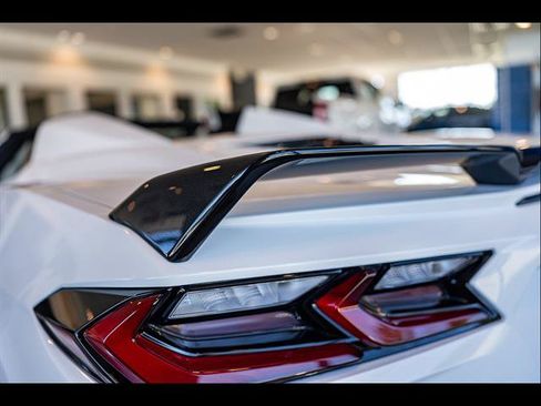 Used 2021 Chevrolet Corvette Stingray Premium Conv w/ Z51 Performance Package RWD image 10