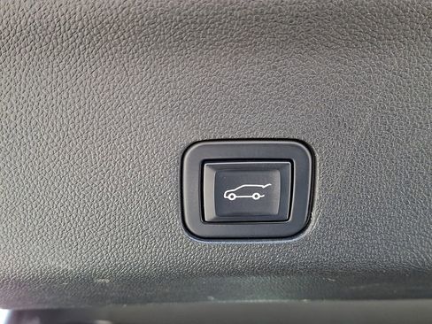 Used 2022 Cadillac Escalade ESV Sport Platinum image 35