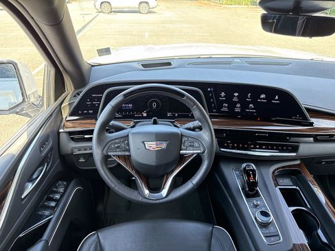 Used 2023 Cadillac Escalade Premium Luxury image 14