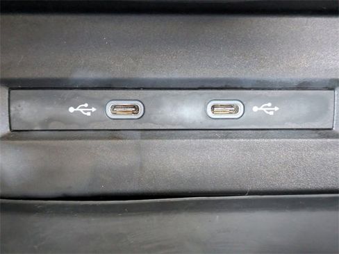 Certified 2024 Volkswagen Taos SE image 24