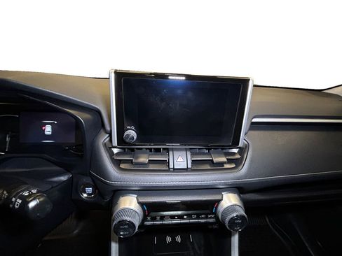 Used 2024 Toyota RAV4 XLE w/ Convenience Package FWD image 10