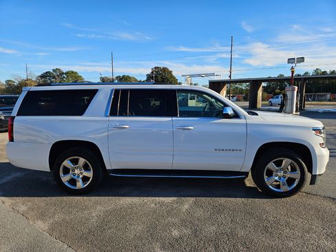 Used 2020 Chevrolet Suburban Premier image 7