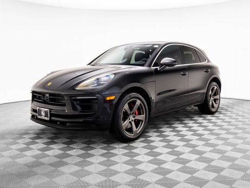 Certified 2023 Porsche Macan S image 1