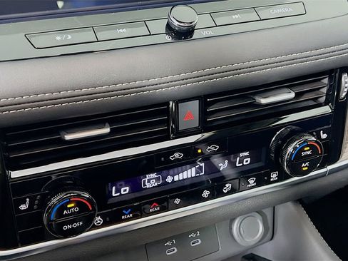 New 2026 Nissan Rogue Platinum w/ Platinum Premium Package image 14