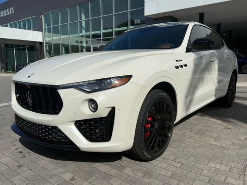 Certified 2022 Maserati Levante Modena image 8