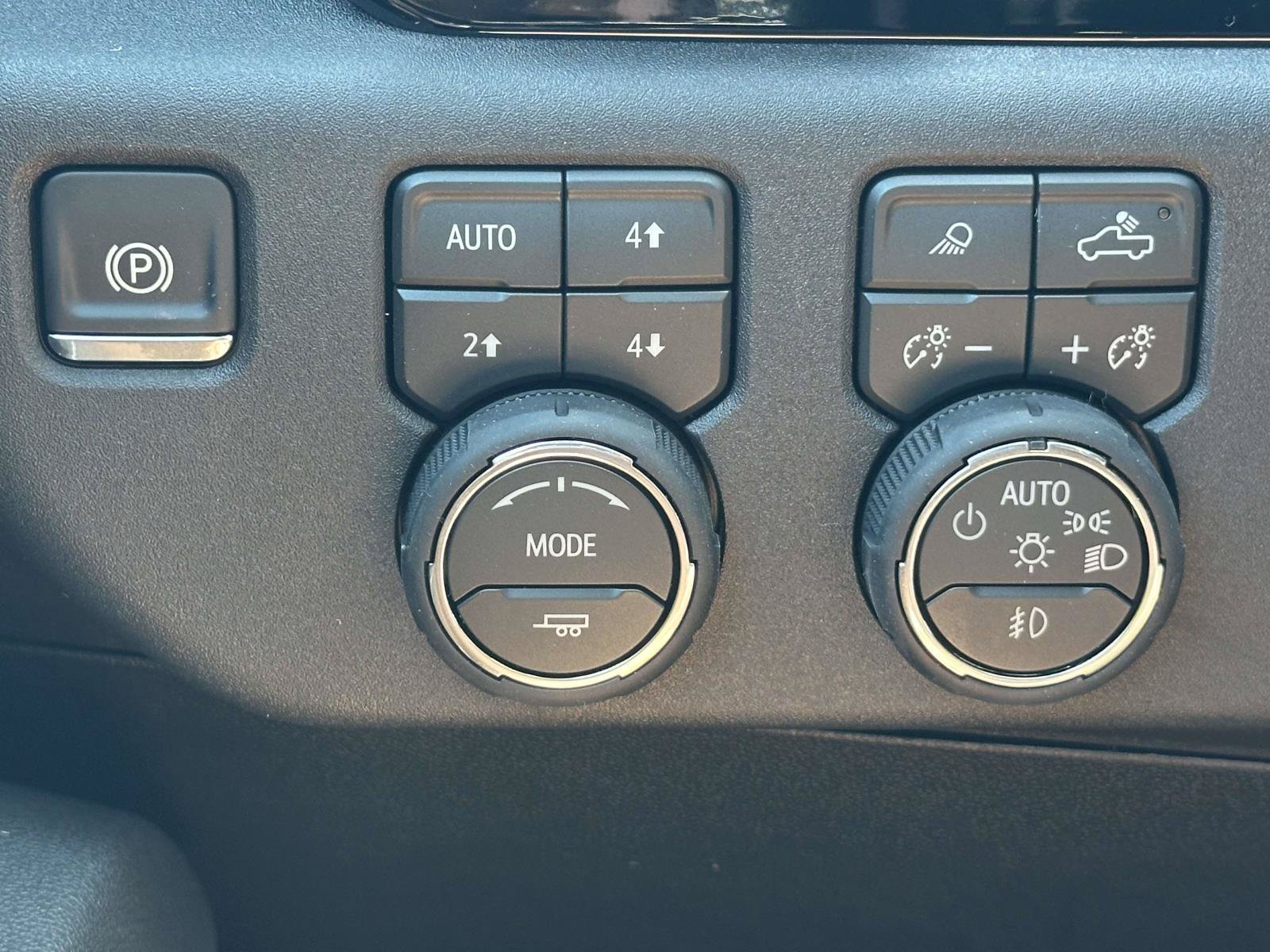 New 2026 Chevrolet Silverado 2500 High Country w/ High Country Premium Package AWD/4WD image 17