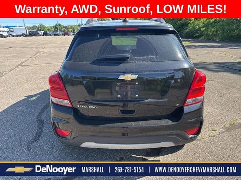 Used 2020 Chevrolet Trax LT w/ Sun & Sound Package AWD/4WD image 4