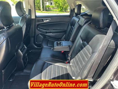 Used 2019 Ford Edge SEL w/ Equipment Group 201A AWD/4WD image 32