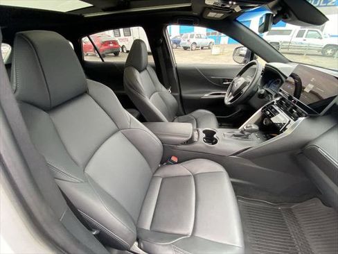 Certified 2024 Toyota Venza Nightshade image 24