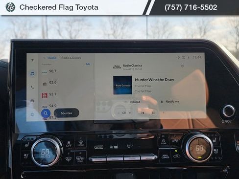 Used 2024 Toyota Highlander Platinum image 16