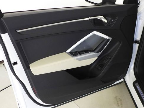 Used 2023 Audi Q3 2.0T Premium w/ Convenience Package image 11