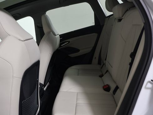 Used 2025 Audi Q6 e-tron Premium Plus image 25