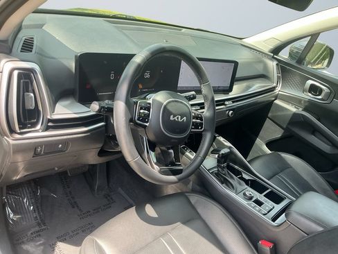 Used 2024 Kia Sorento S FWD image 11