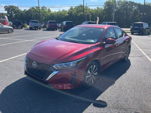 Used 2025 Nissan Sentra SV w/ SV Premium Package FWD image 3