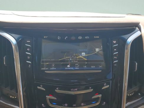 Used 2017 Cadillac Escalade Luxury AWD/4WD image 18