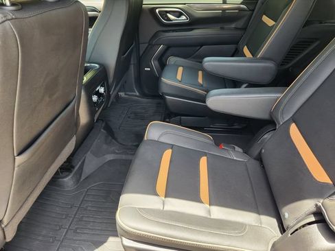 Used 2024 GMC Yukon AT4 w/ Technology Package AWD/4WD image 29