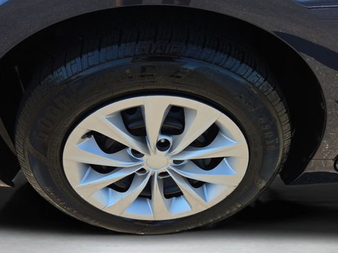 Used 2015 Toyota Camry LE image 31