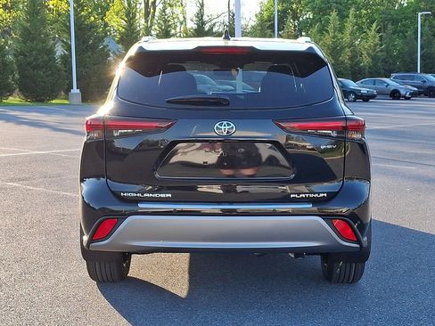 New 2026 Toyota Highlander Platinum AWD/4WD image 7