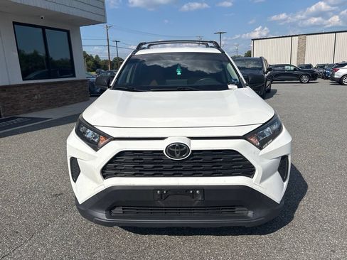 Used 2019 Toyota RAV4 LE FWD image 10