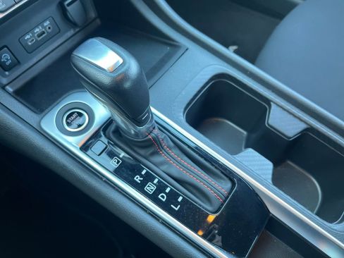 Certified 2025 Nissan Sentra SR FWD image 24