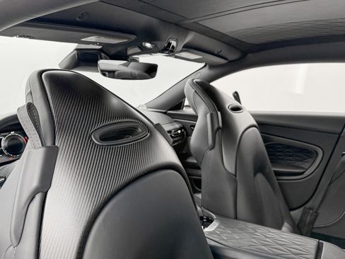Used 2024 Aston Martin DB12 Coupe RWD image 27