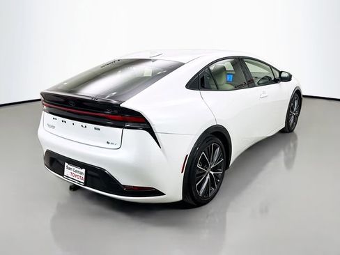 Used 2024 Toyota Prius XLE image 7