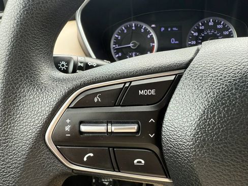 Used 2019 Hyundai Santa Fe SE FWD image 17