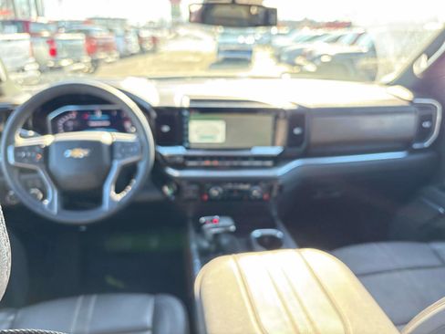 Used 2025 Chevrolet Silverado 1500 High Country w/ High Country Premium Package image 8