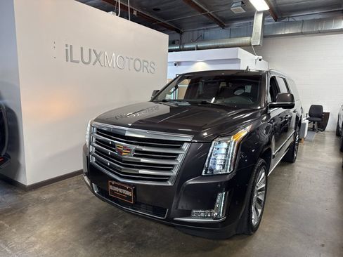 Used 2017 Cadillac Escalade ESV Platinum image 1