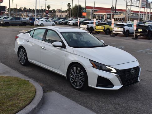 Used 2024 Nissan Altima 2.5 SL image 12