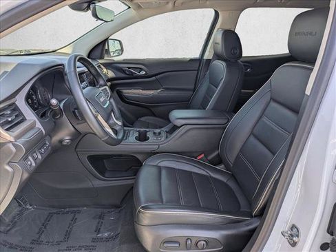 Used 2023 GMC Acadia Denali w/ Denali Technology Package FWD image 15