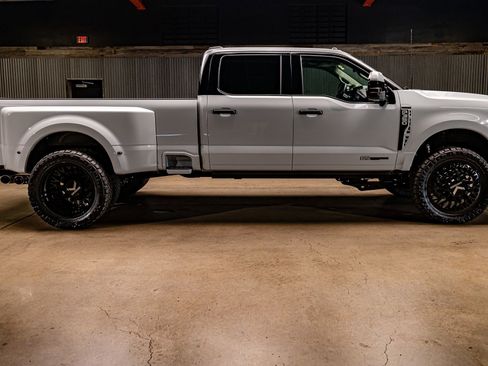 Used 2026 Ford F350 Platinum w/ Platinum Plus Package image 10