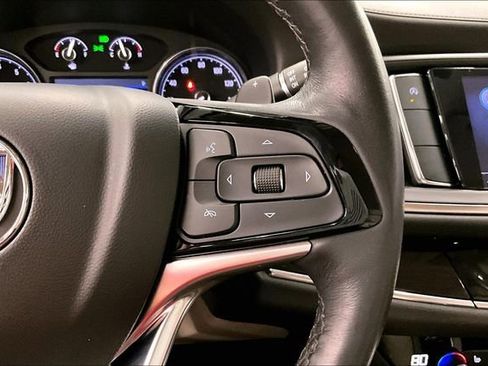 Used 2023 Buick Enclave Essence image 24