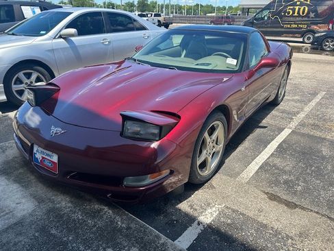 Used 2003 Chevrolet Corvette Coupe w/ Preferred Equipment Group RWD image 4