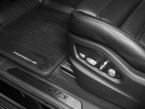 Certified 2021 Porsche Cayenne GTS AWD/4WD image 29
