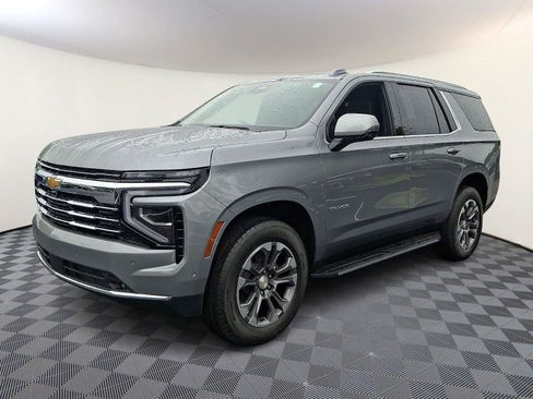 Used 2025 Chevrolet Tahoe LT w/ Comfort Package RWD image 3