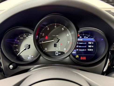Certified 2026 Porsche Macan AWD/4WD image 24
