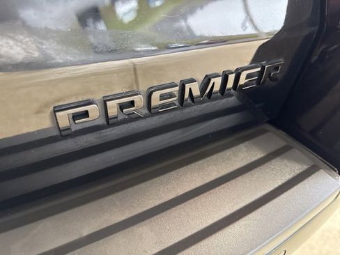 Used 2019 Chevrolet Suburban Premier image 41