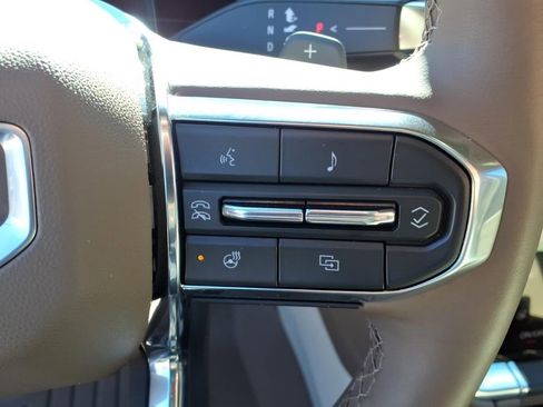 Used 2025 GMC Yukon Denali image 30